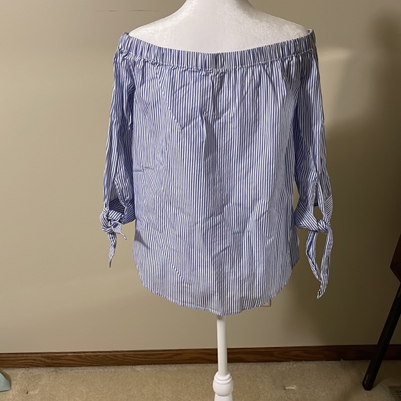 Charolette Russe off the shoulder blouse - Picture 2 of 4